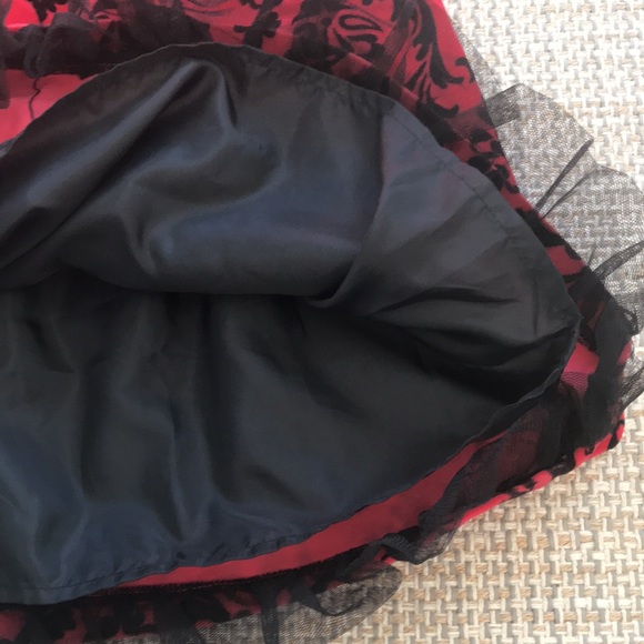 Hanna Andersson Velvet Dress (size 110) - Picture 3 of 5